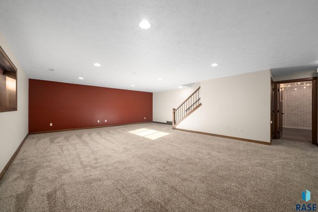 5915 W Yukon Trl Trail, Sioux Falls, SD 57107