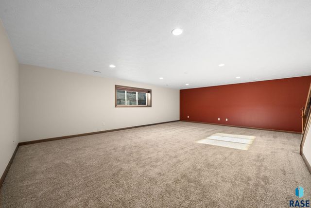 5915 W Yukon Trl Trail, Sioux Falls, SD 57107