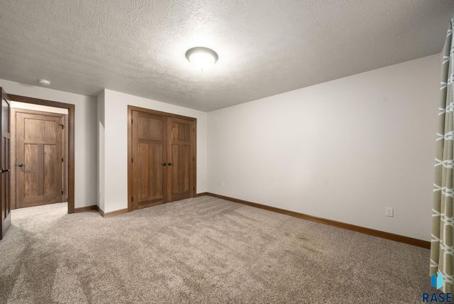 5915 W Yukon Trl Trail, Sioux Falls, SD 57107