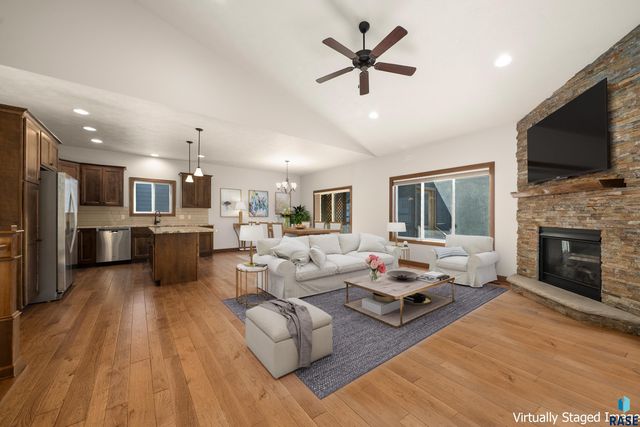 5915 W Yukon Trl Trail, Sioux Falls, SD 57107