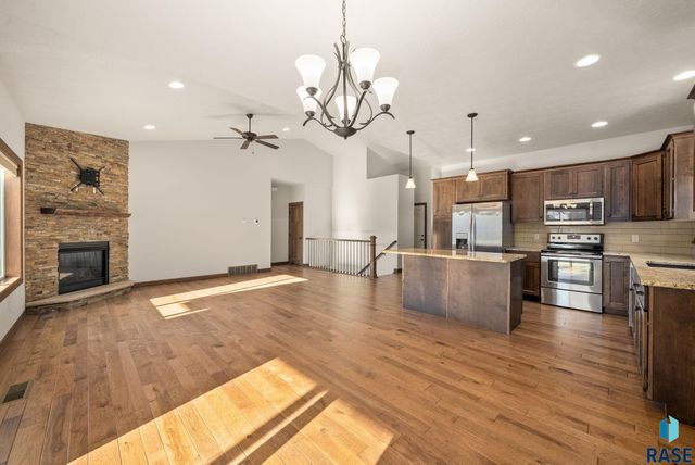 5915 W Yukon Trl Trail, Sioux Falls, SD 57107