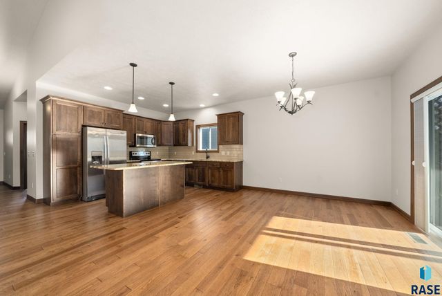 5915 W Yukon Trl Trail, Sioux Falls, SD 57107