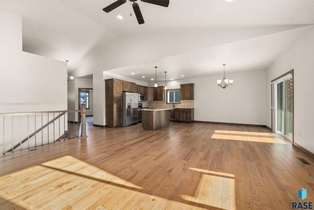 5915 W Yukon Trl Trail, Sioux Falls, SD 57107