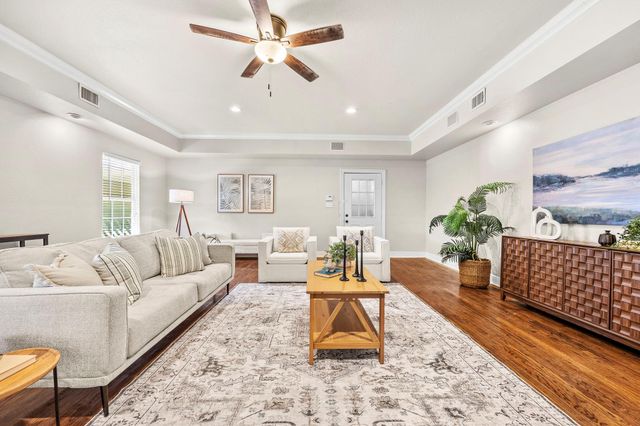 924 E 52nd ST A, Austin, TX 78751