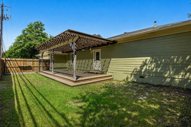 924 E 52nd ST A, Austin, TX 78751