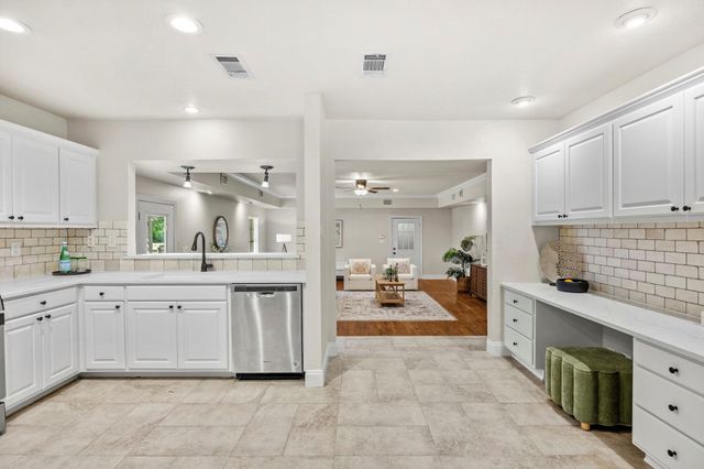 924 E 52nd ST A, Austin, TX 78751