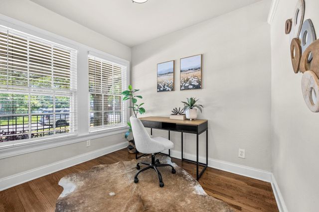 924 E 52nd ST A, Austin, TX 78751