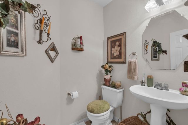 3709 Sunset Circle, Montgomery, TX 77356