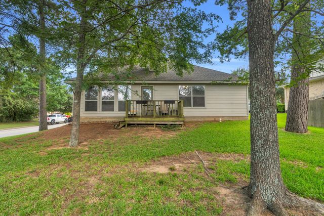 3709 Sunset Circle, Montgomery, TX 77356