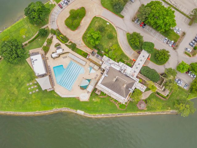 3709 Sunset Circle, Montgomery, TX 77356