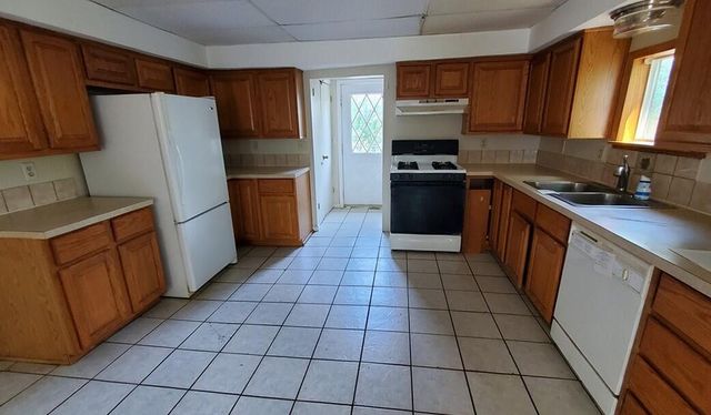 2569 Harding Avenue, Muskegon, MI 49441