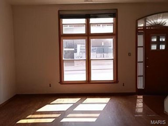 1217 N 11th Street 1217, St Louis, MO 63106