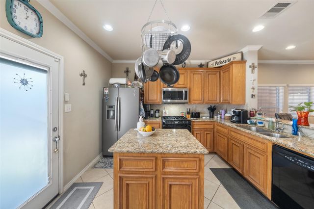 544 W 27th Street, Houston, TX 77008