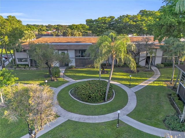 9415 W McNab Rd 204, Tamarac, FL 33321