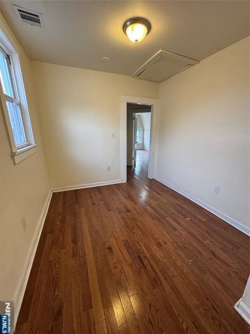 133 Seymour Avenue 3, Newark, NJ 07108