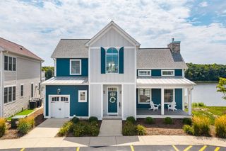 215 Leeward Way, Ottawa, IL 61350