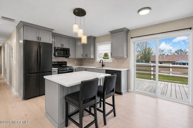 4 Revere Court, Barnegat, NJ 08005