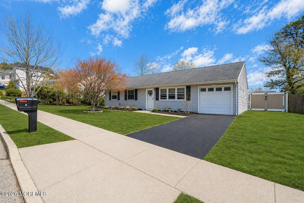 4 Revere Court, Barnegat, NJ 08005
