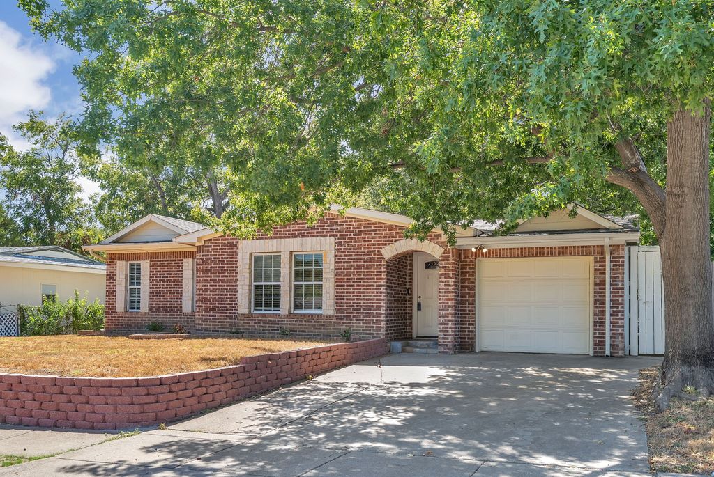 1314 E Lovers Lane, Arlington, TX 76010 — photo 2