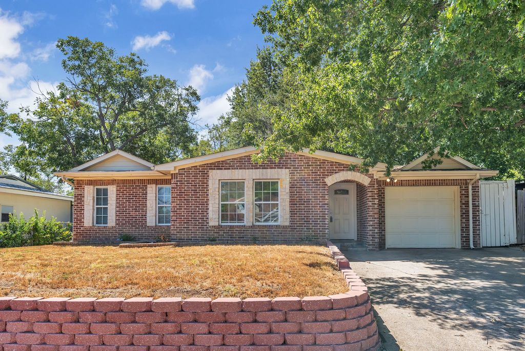 1314 E Lovers Lane, Arlington, TX 76010 — photo 3