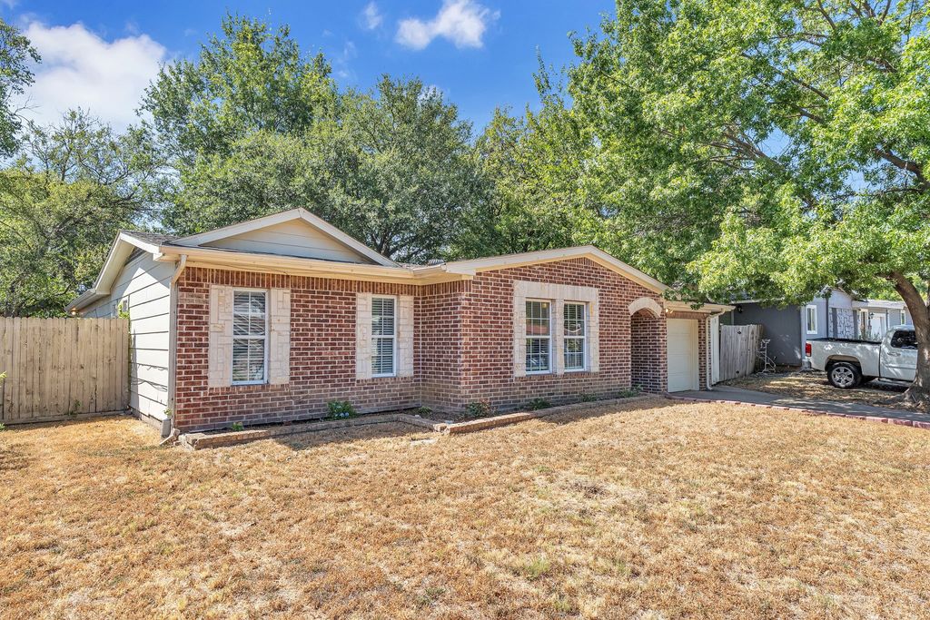 1314 E Lovers Lane, Arlington, TX 76010 — photo 4