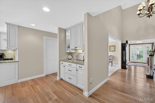14318 Valley Meadow Court E, Chesterfield, MO 63017