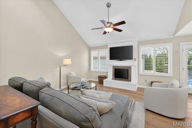 14318 Valley Meadow Court E, Chesterfield, MO 63017