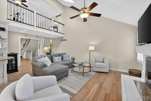 14318 Valley Meadow Court E, Chesterfield, MO 63017