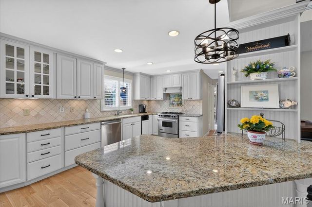 14318 Valley Meadow Court E, Chesterfield, MO 63017