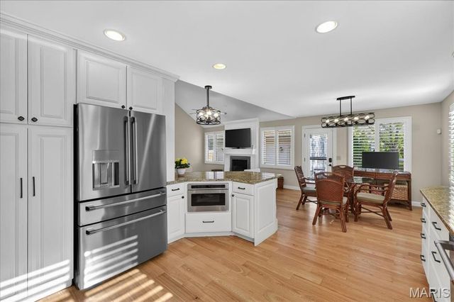 14318 Valley Meadow Court E, Chesterfield, MO 63017