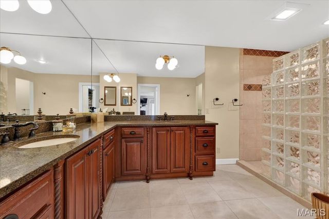 14318 Valley Meadow Court E, Chesterfield, MO 63017