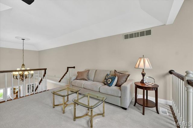 14318 Valley Meadow Court E, Chesterfield, MO 63017