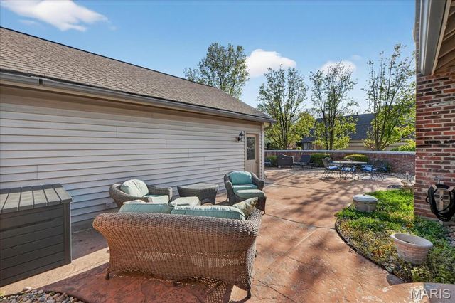 14318 Valley Meadow Court E, Chesterfield, MO 63017