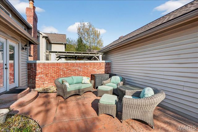 14318 Valley Meadow Court E, Chesterfield, MO 63017