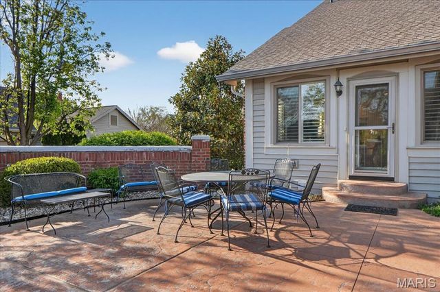 14318 Valley Meadow Court E, Chesterfield, MO 63017