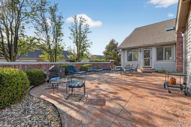 14318 Valley Meadow Court E, Chesterfield, MO 63017