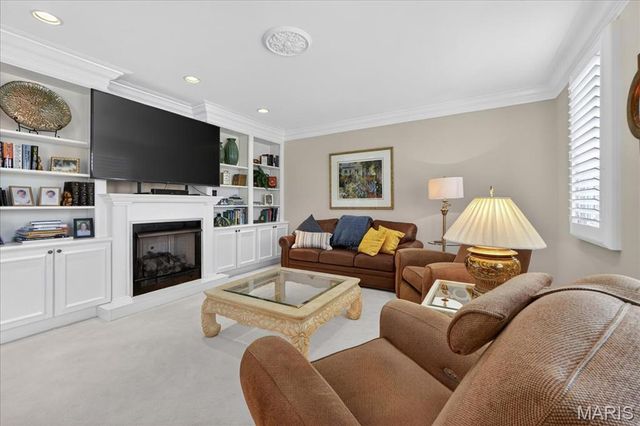 14318 Valley Meadow Court E, Chesterfield, MO 63017