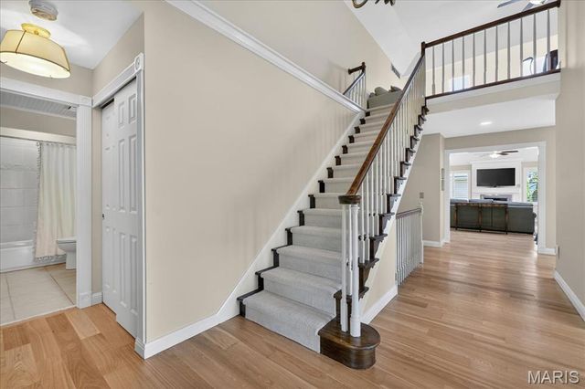 14318 Valley Meadow Court E, Chesterfield, MO 63017