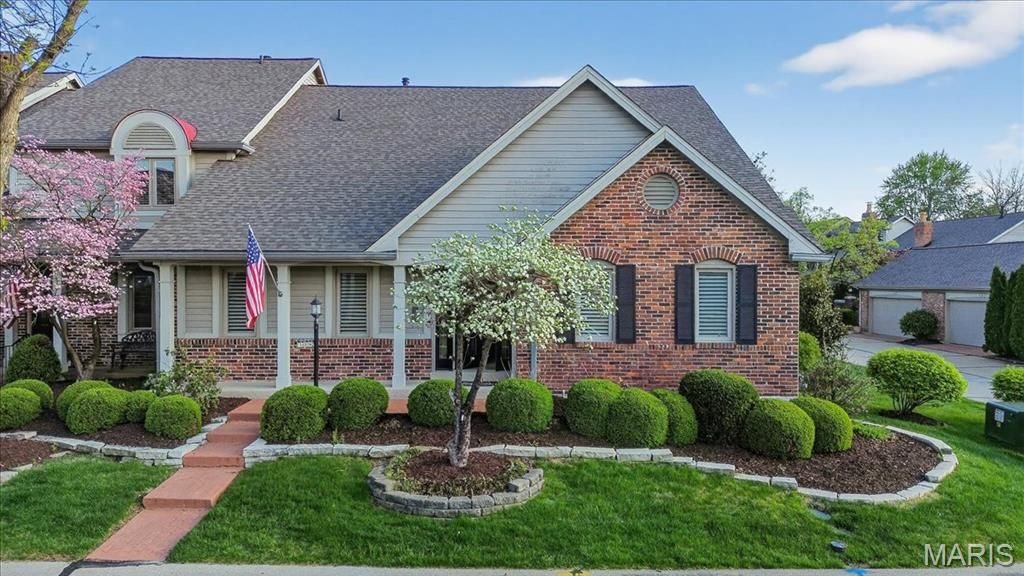 14318 Valley Meadow Court E, Chesterfield, MO 63017