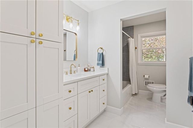 5925 Old Bill Cook Road, Atlanta, GA 30349