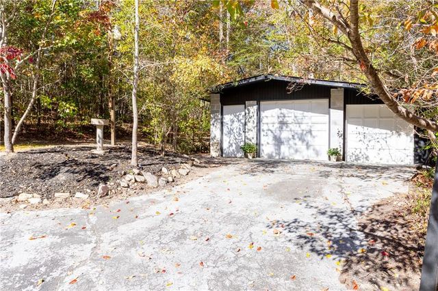 5925 Old Bill Cook Road, Atlanta, GA 30349