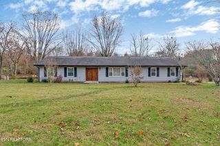 1514 E Cherokee Rd, Crossville, TN 38572