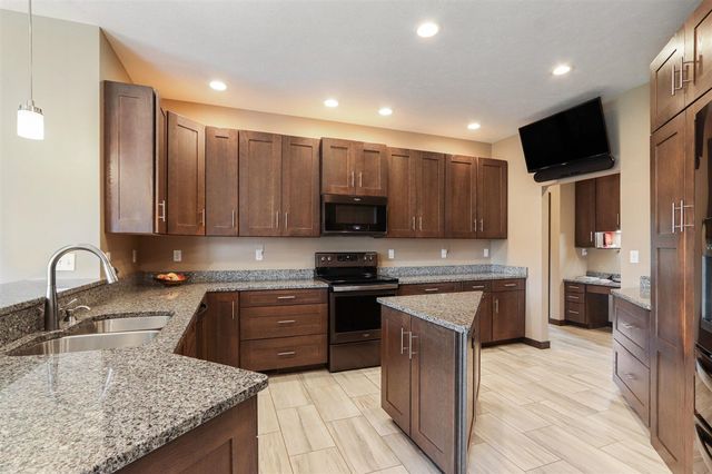 1160 S M 140, Watervliet, MI 49098