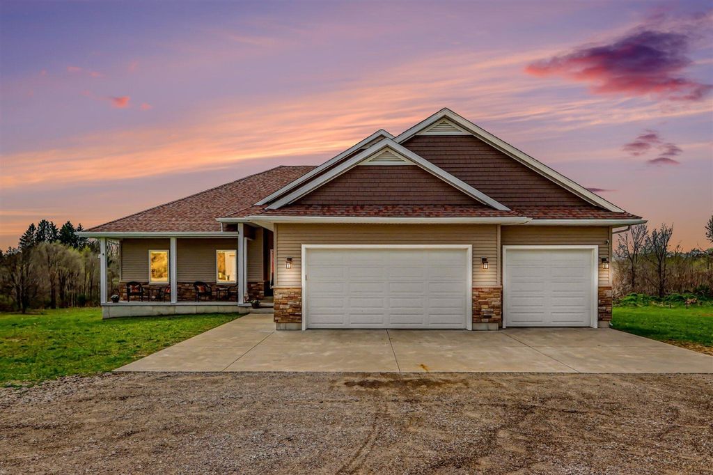 1160 S M 140, Watervliet, MI 49098