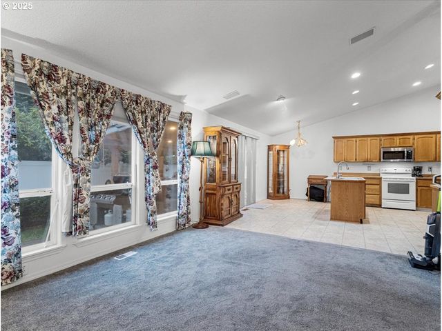 5613 Ne 99TH St, Vancouver, WA 98665