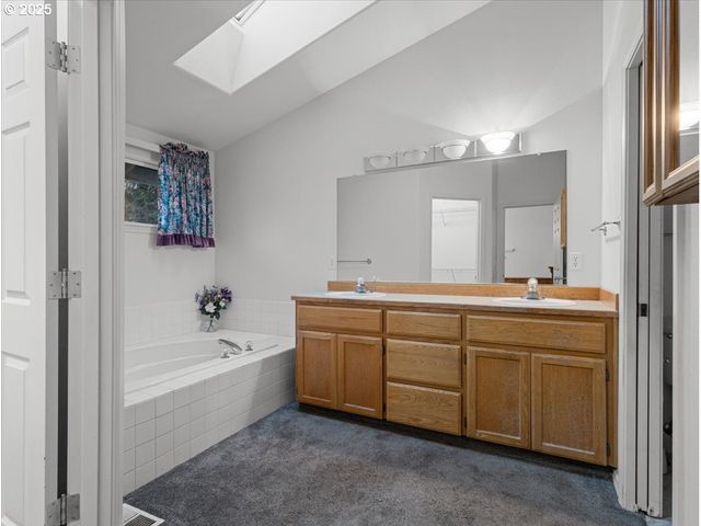 5613 Ne 99TH St, Vancouver, WA 98665