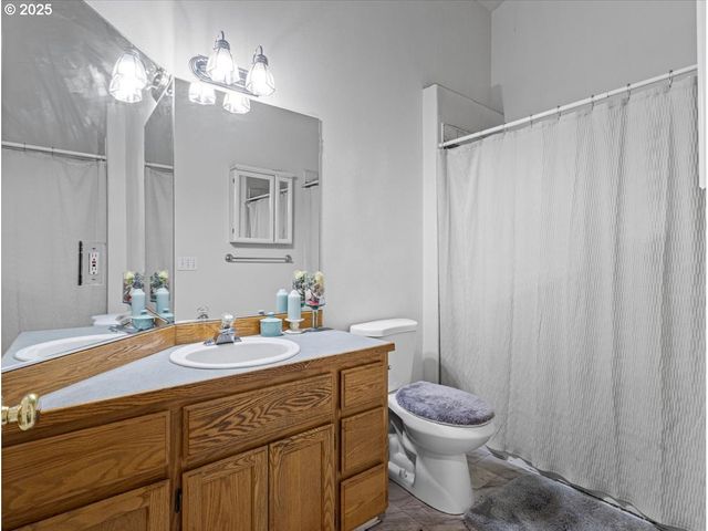 5613 Ne 99TH St, Vancouver, WA 98665