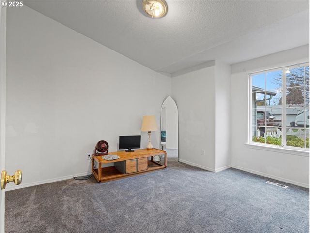 5613 Ne 99TH St, Vancouver, WA 98665