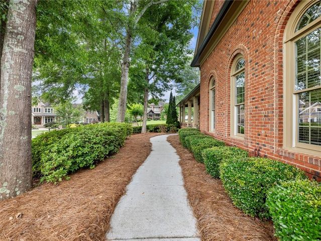 2352 Crimson King Drive, Braselton, GA 30517