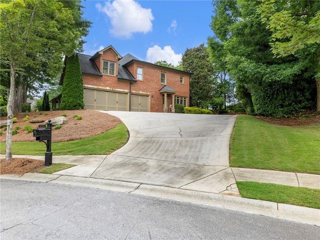 2352 Crimson King Drive, Braselton, GA 30517